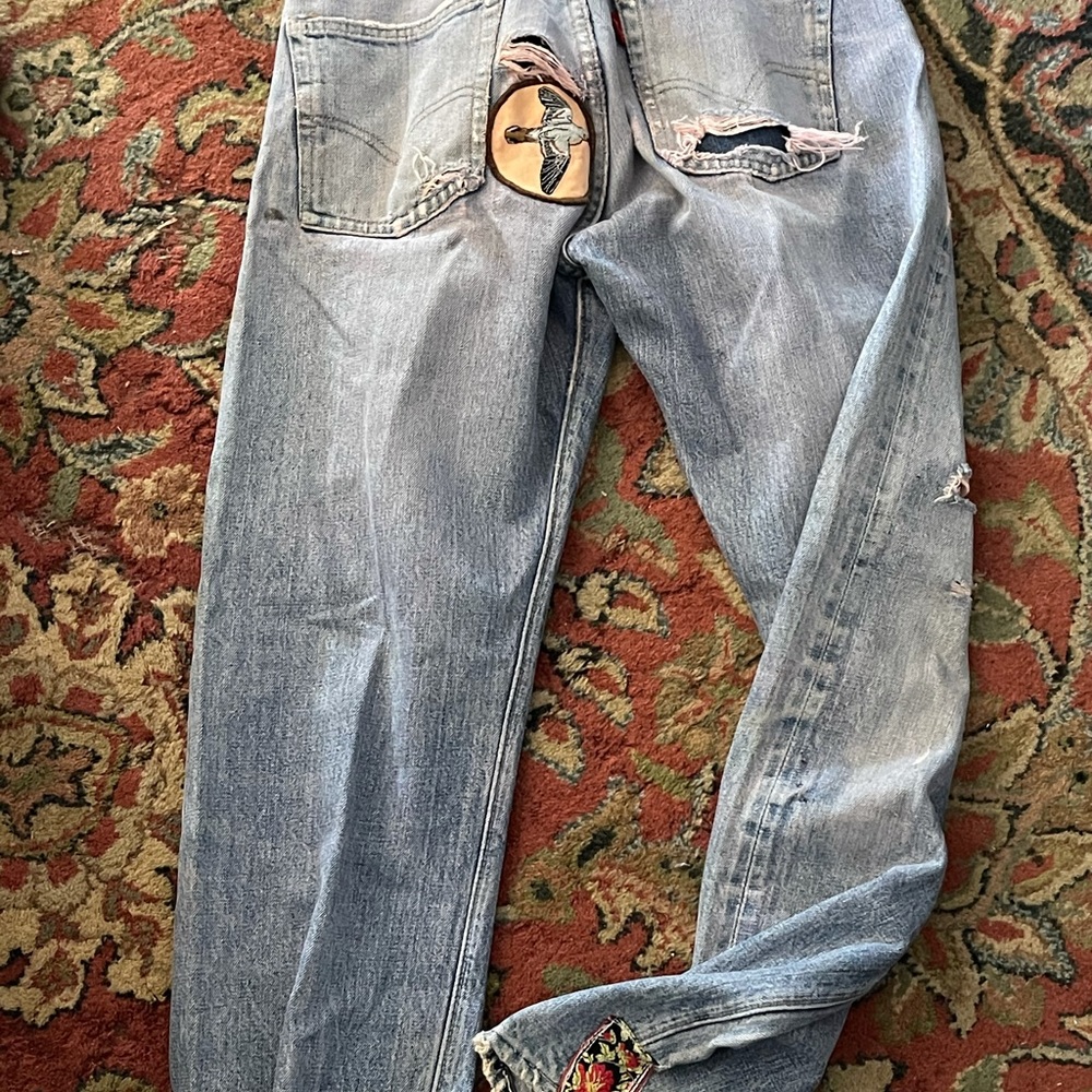 LEVI - Picture 4 of 4